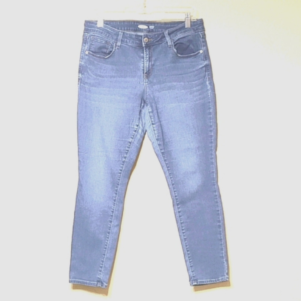 1--OLD NAVY ROCKSTAR JEANS